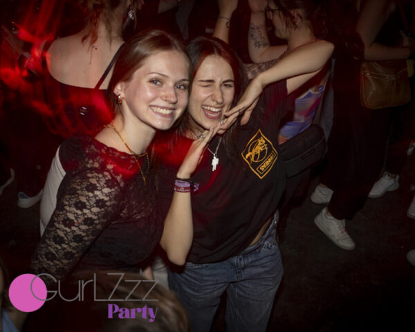 Gurlzzz Aug 06 1024x819