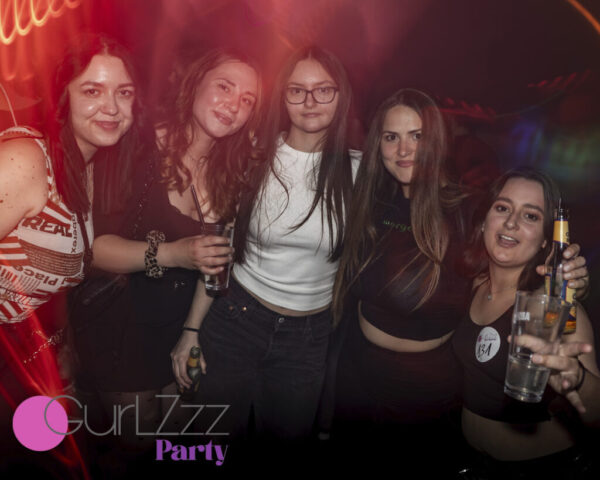 Gurlzzz mai 01 1024x819